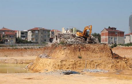 Fikirtepe'deki O Ev Yıkıldı