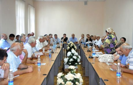 Ahıska Türkleri Gürcistan'a Tepkili