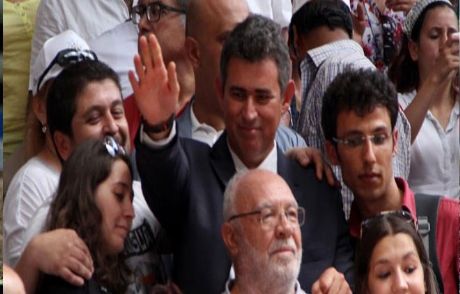 Chp Başkanlığı İçin Halk Layık Görür