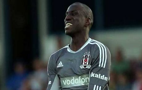 Demba Ba Tribünde