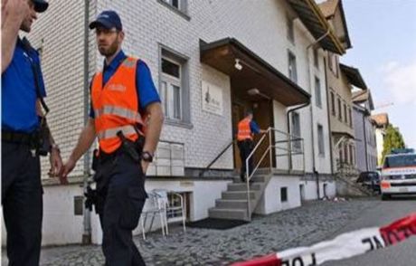 İsviçre'de, Camide Cinayet İşlendi