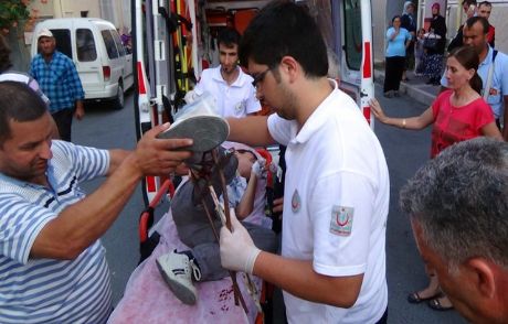 Demir Korkuluklar Bacağına Saplandı