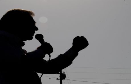 Ne Vazgeçeriz, Ne Pes Ederiz!