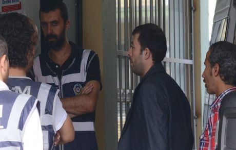 2'nci Dalgada 4 Polis Tutuklandı
