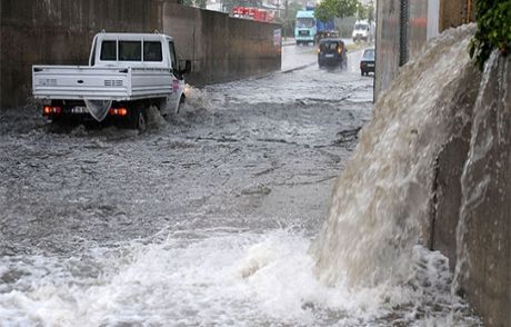 İzmir'deki Sağanak Can Aldı