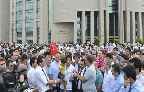 4 Polis Daha Tutuklandı