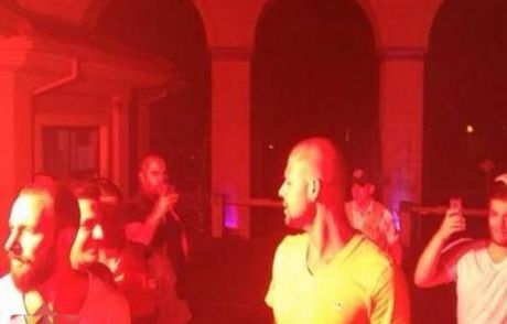 Taraftar Melo'nun Evinde
