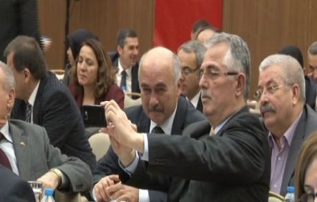 Mhp Myk Toplantısına Özçekimli Start