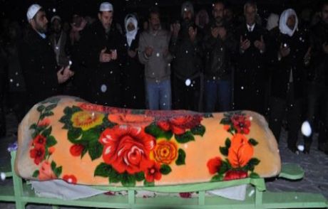 1.5 Metrelik Çukura Düşen Öğrenci Öldü