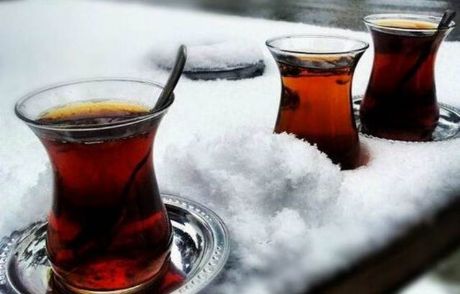 Pompacılardan Sürücülere Çay İkramı