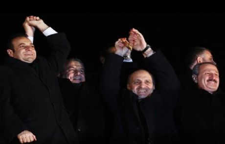 Vekillere 'yüce Divan' Uyarısı