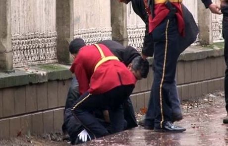 Dolmabahçe Sarayı'nda Bomba Alarmı
