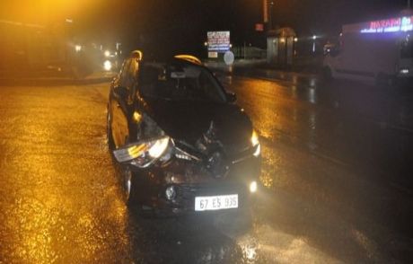 Otomobile Kaya Düştü!