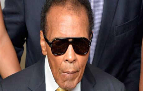 Muhammed Ali Yine Hastaneye Kaldırıldı!