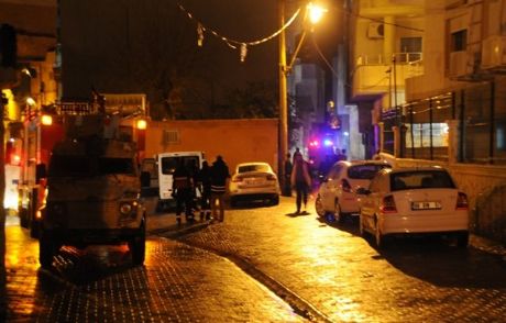 Cizre'de Bir Eve El Bombası Atıldı!