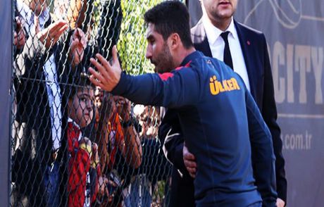 Sabri Taraftarla Tartıştı