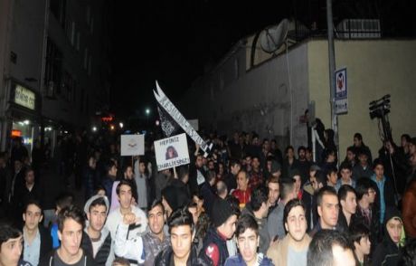 Cumhuriyet Gazetesi Önünde Protesto