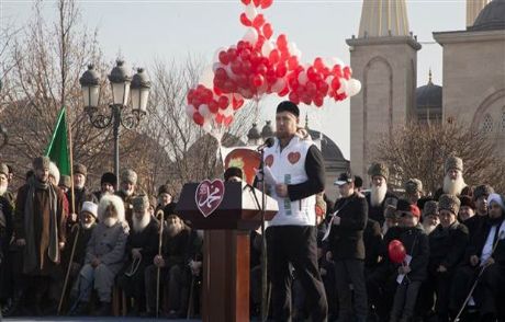 Çeçenistan'da Charlie Hebdo Karşıtı Yürüyüş
