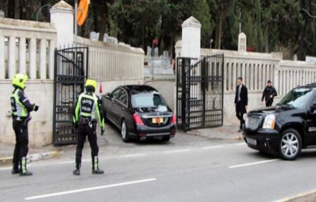 Erdoğan'dan Mezarlık Ziyareti