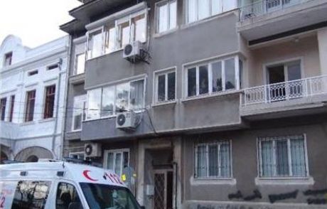 Anne Babası Gibi O Da İntihar Etti