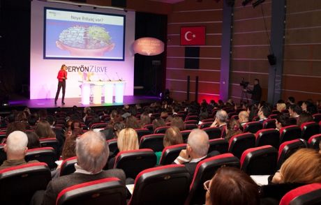 Peryön Zirve'ye Yoğun İlgi