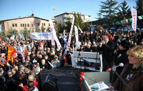 Uğur Mumcu İçin Saygı Duruşu