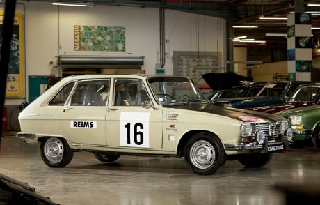 Renault, Ralliye Dört Ekiple Katılıyor