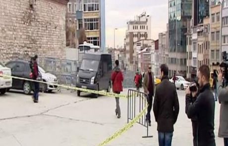 Taksim'de Polis Noktasına Saldırı!