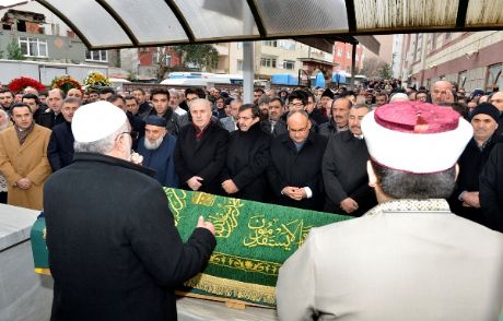 Mustafa Kara'nın Annesi Defnedildi