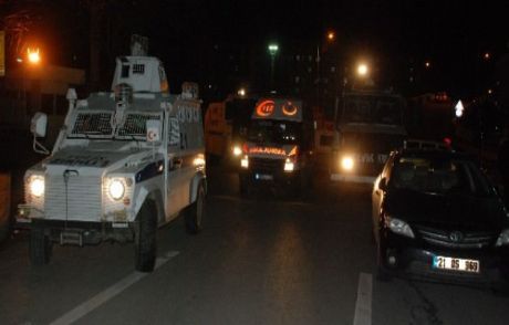 Polise Havai Fişekli Saldırı