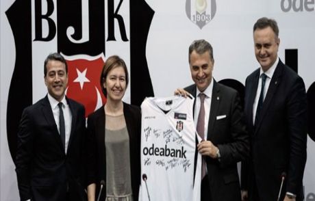 Beşiktaş Sponsora Doymuyor