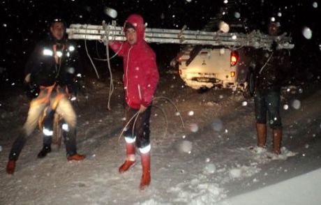 Manisa'da Tedaş Ekibi Mahsur Kaldı