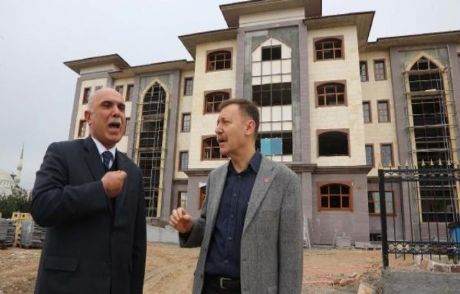 Mersin'de Vekil İle Kaymakamın 'saray' Tartışması
