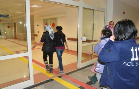 10 Öğrenci Ve 2 Öğretmen Hastanelik Oldu
