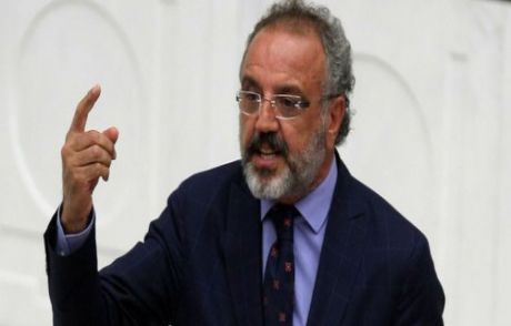 Ak Parti'den Aday Olan Kardeşini Sildi!