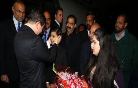 Davutoğlu Resmi Törenle Karşılandı