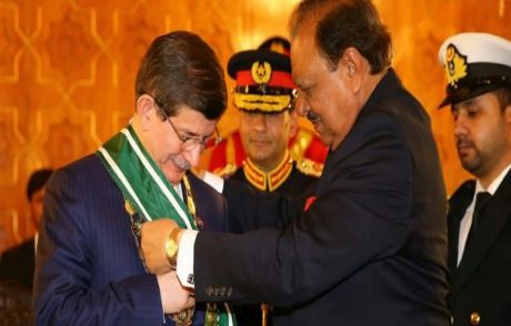 Davutoğluna Pakistanda Nişan Tevcih Edildi