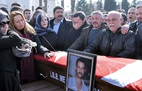 Çakıroğlu İzmir'de Toprağa Verildi
