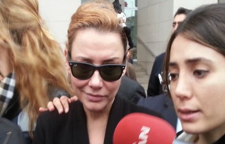 Deniz Seki'den Sevenlerine Mektup