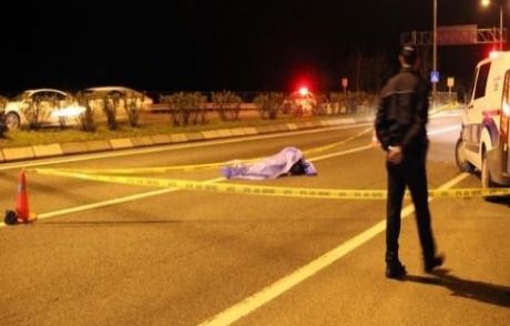 Otomobil Çarptı Feci Şekilde Can Verdi