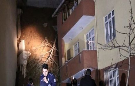 İnşaatın Toprağı İki Binanın Üzerine Kaydı
