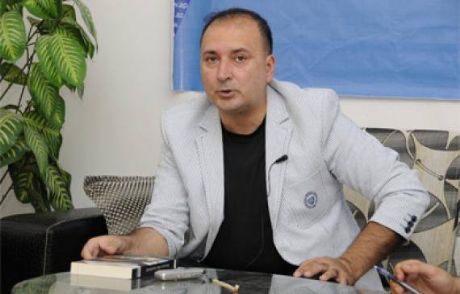 Türk Bayrağını Yazdı, 'yılın Yazarı' Oldu