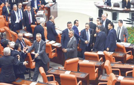 İç Güvenlik Görüşmeleri Bayılttı