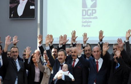 Demokratik Gelişim Partisi'nde İstifa Depremi