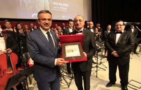 Bir Demet Zeki Müren Konseri