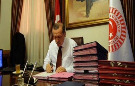 Erdoğan'ın Ofisini Dinleyenler Yakalandı
