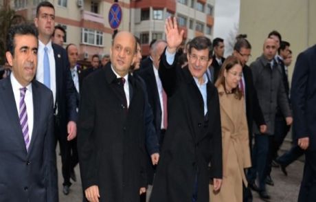 Davutoğlu'ndan Sürpriz Ziyaret