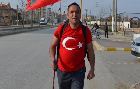 Şehitler İçin Çanakkale'ye Yürüyor
