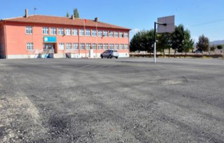 'türkiye'de Eğitim Siyasi Top Gibi