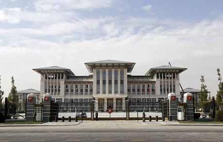 Saraya Ağır Silahlarla Koruma!